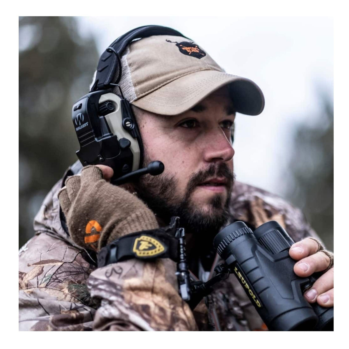 Walkers Razor Walkie Talkie with Hands-Free 2-3 Mile Range Seamless Integration and Razor Muffs