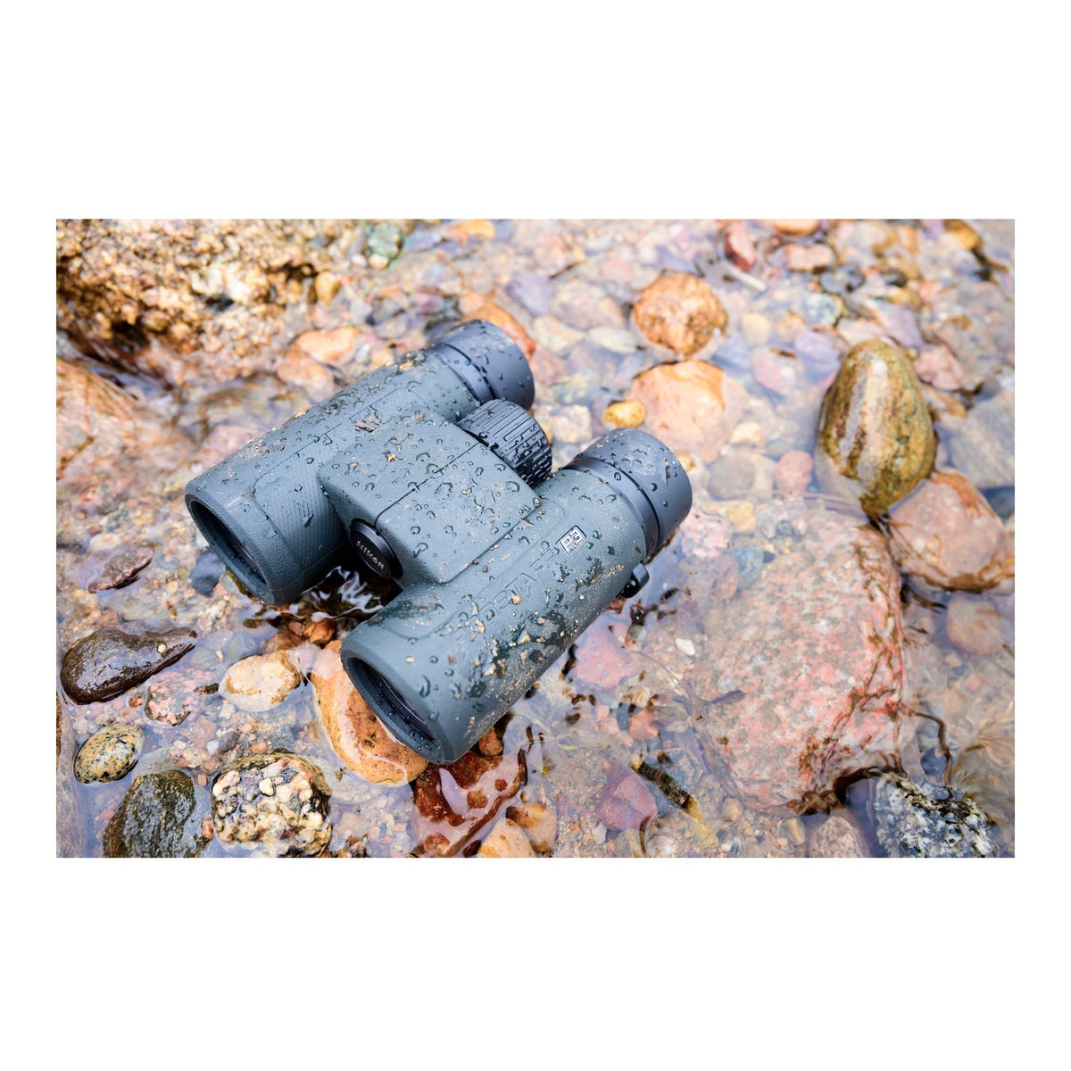 Nikon Prostaff P3 10X30 Binoculars with Lenspen Cleaning System