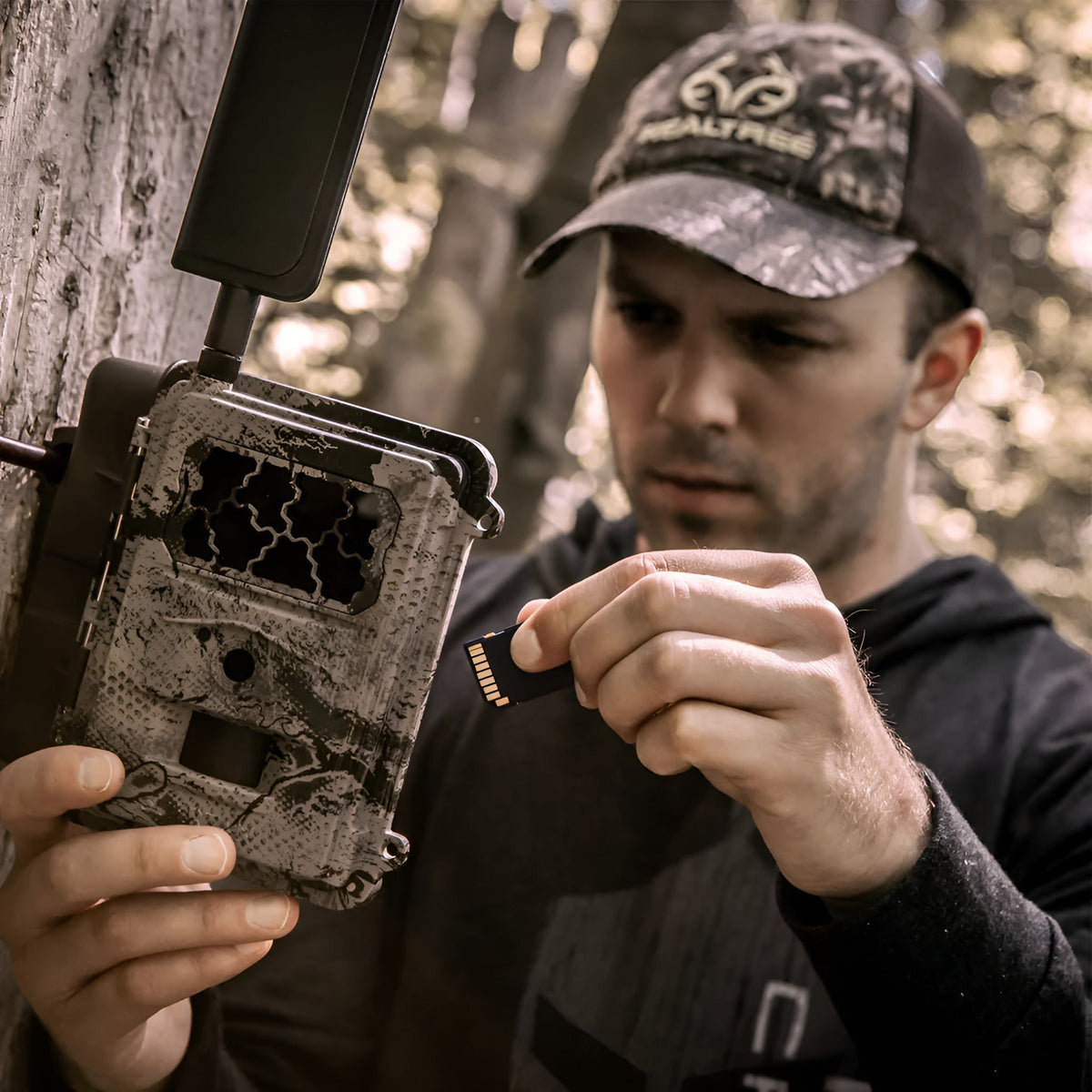 Spartan GoLive 4G/LTE Live Streaming Trail Camera with Solar Panel and Accs
