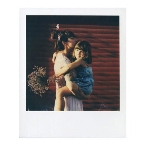 Polaroid Originals Classic Color Instant Film for SX-70 Cameras (8 Exposures)